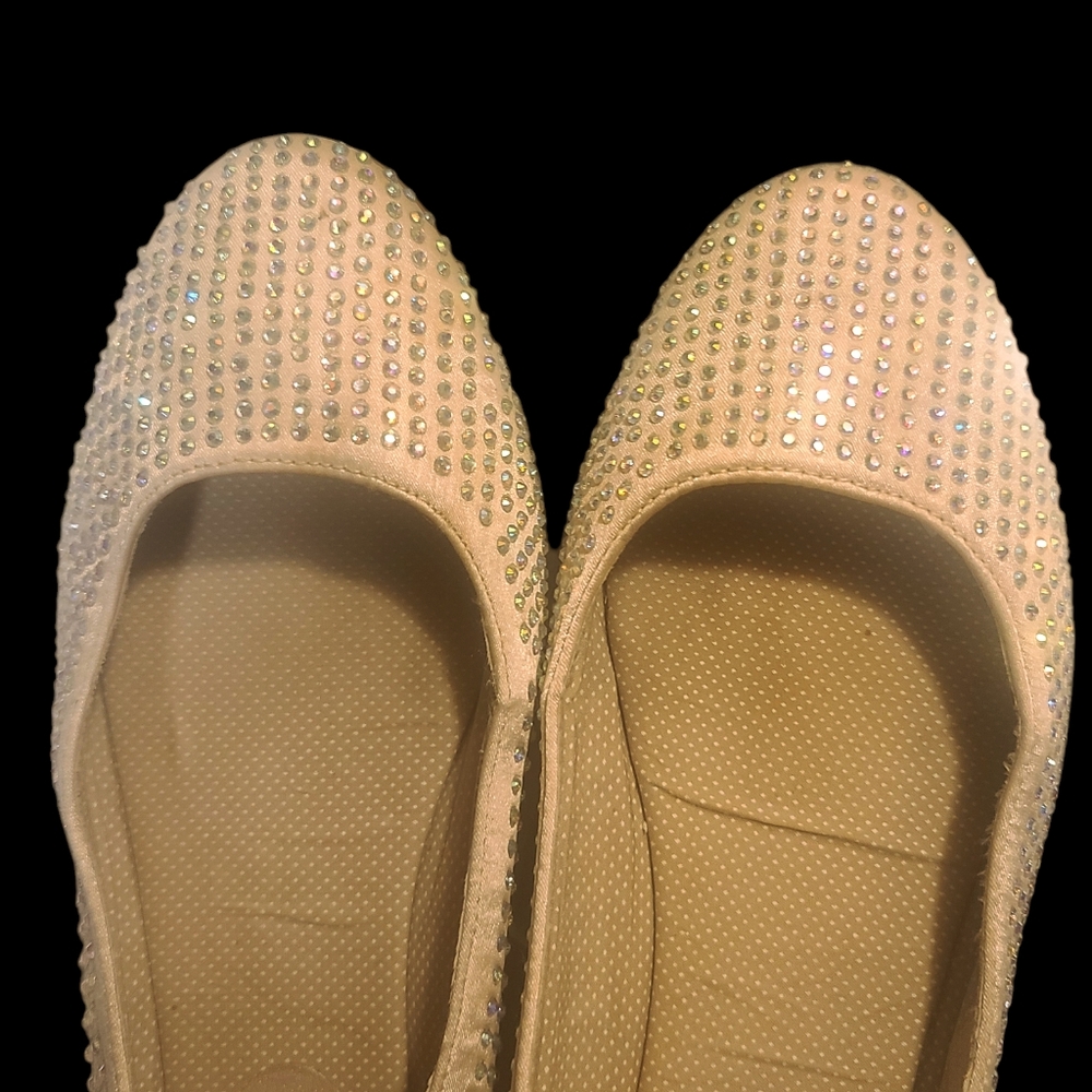 Madden Girl Iridescent Rhinestones Gold Flats Size 8.5 - Picture 2 of 7
